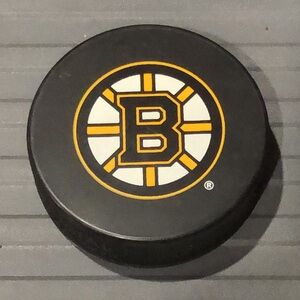 NHL Bruins Hockey Puck